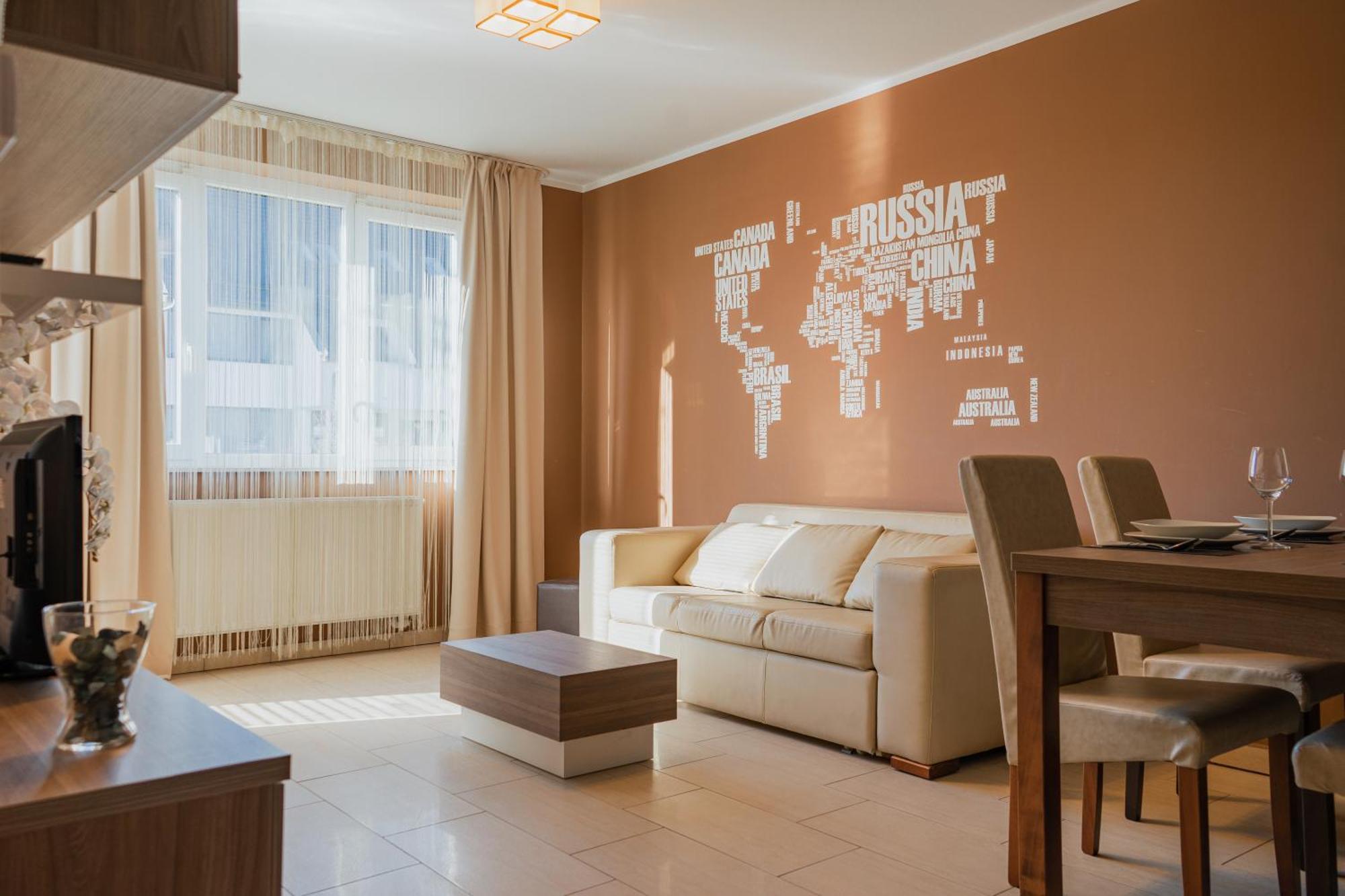 Zafir Apartman Sarvar Luaran gambar
